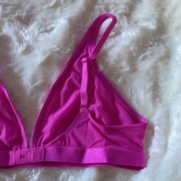 Dream Fit Plunge Bralette - ULTRA-SOFT RE:PLAY - Picture 11 of 11